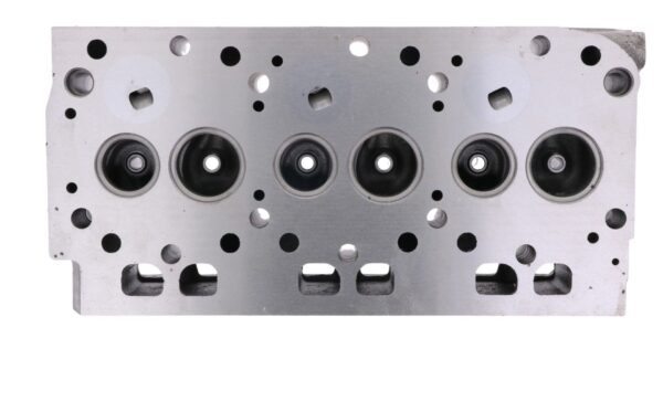 Cilinderkop indirecte inspuiting Iseki / Isuzu E3CD, E3CE,  E3CF, Massey Ferguson, Agco, Challenger, Mitsubishi, - Afbeelding 2